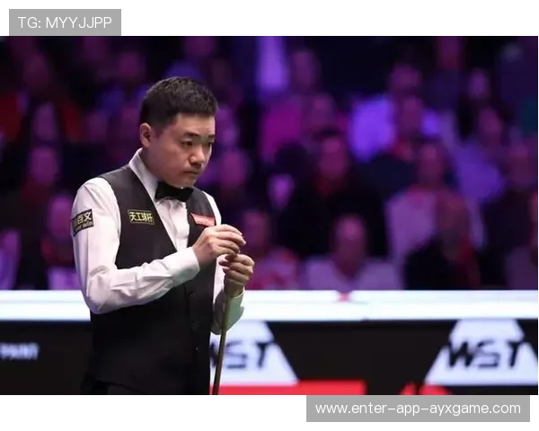 丁俊晖赛后抱孩子暖心画面刷屏