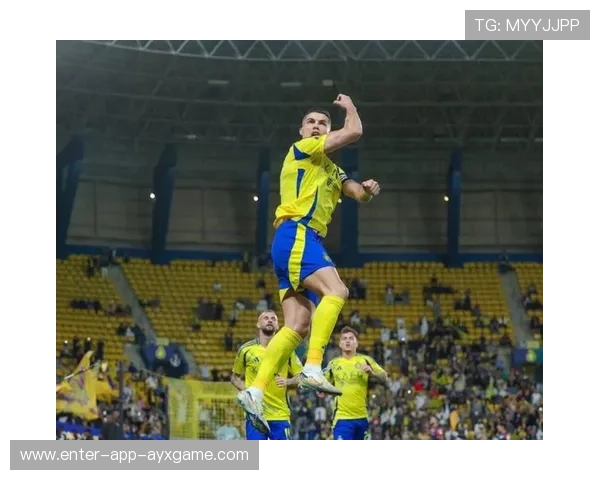 利雅得胜利前插成功，C罗完成包抄